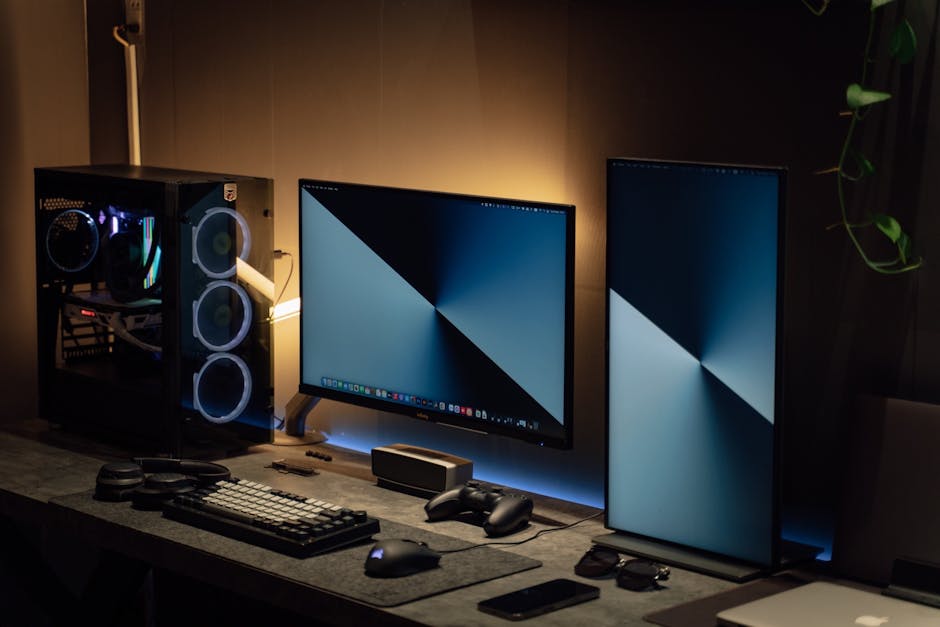 Cloud infrastruktura - moderna računalna oprema s dvostrukim monitorima